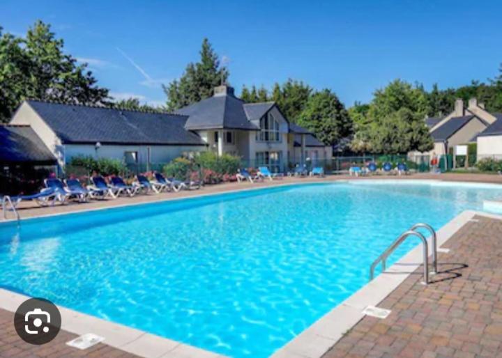 Hébergement de vacances Maison Au Calme A L'interieur Du Golf De Ploemel, Entre Terre Et Mer, 2 Chambres, 10 Min Des Plages Ploemel